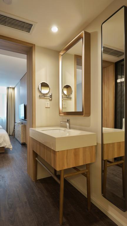 Hanting Premium Hotel Shanghai South Xizang Road Екстер'єр фото