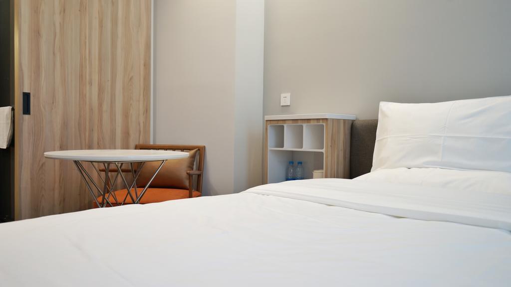 Hanting Premium Hotel Shanghai South Xizang Road Екстер'єр фото